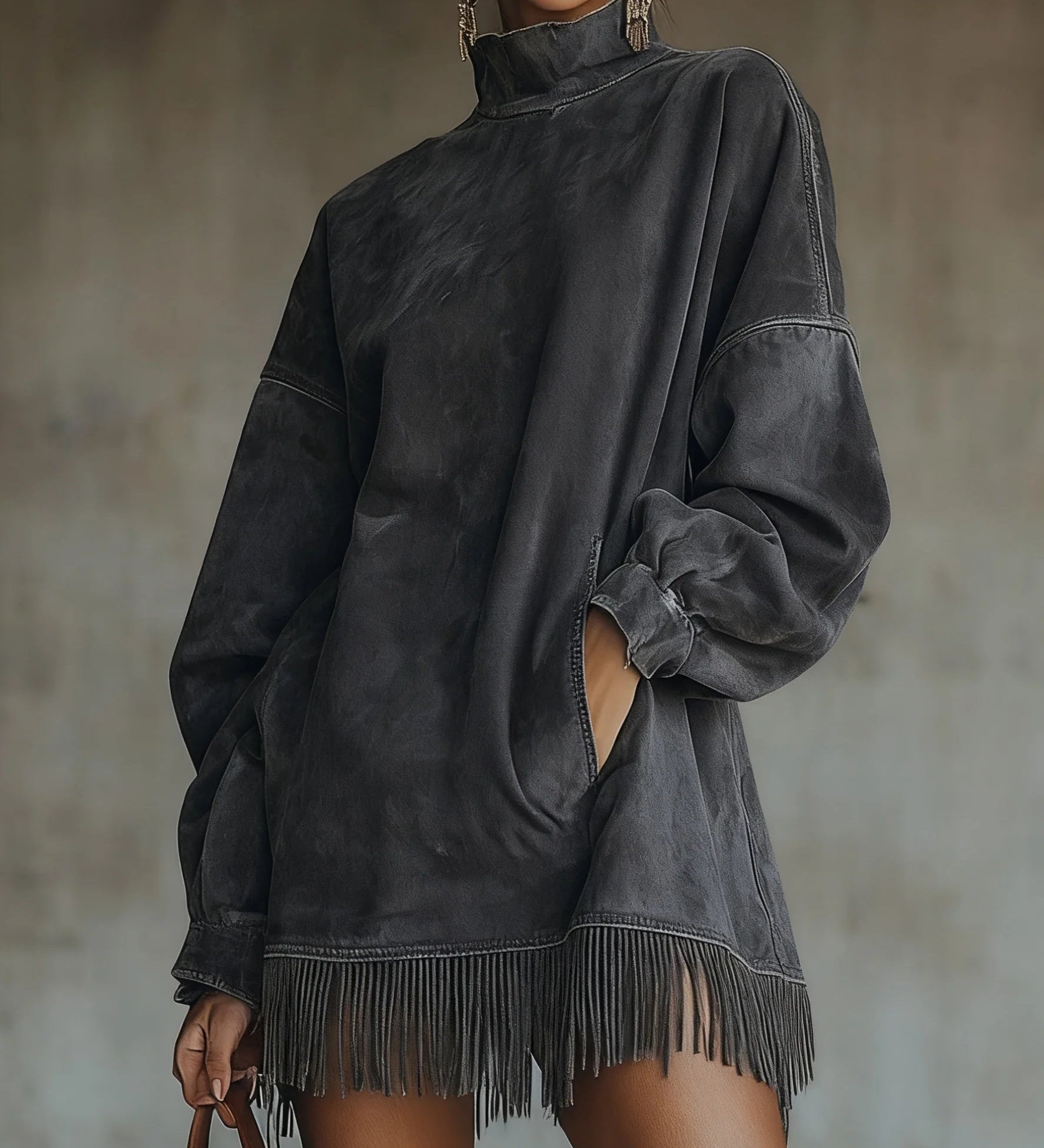 NOSTRA Ljubljana | Darcie - Haljina od Suede s Resicama i Ovratnikom